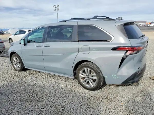 5TDASKFC0NS044421 2022 TOYOTA SIENNA - Image 2