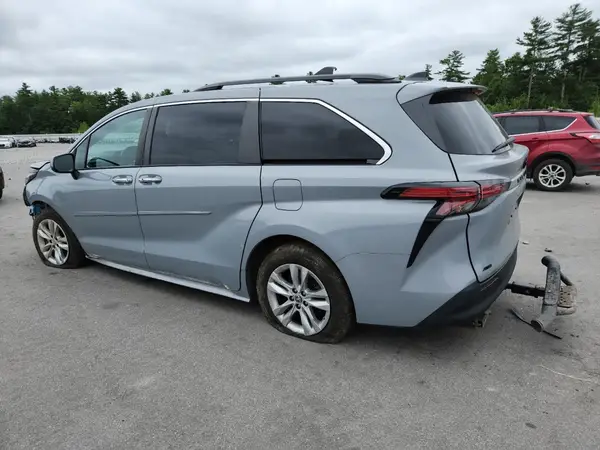 5TDASKFC2NS042881 2022 TOYOTA SIENNA - Image 2