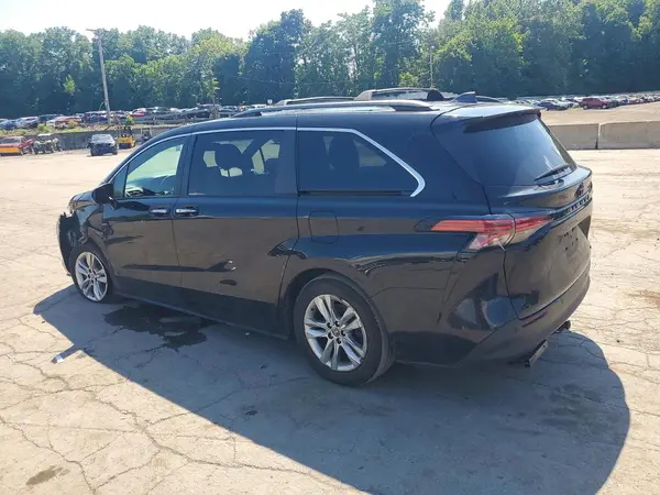 5TDASKFC2NS048910 2022 TOYOTA SIENNA - Image 2
