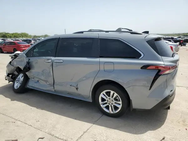 5TDASKFC4NS043062 2022 TOYOTA SIENNA - Image 2