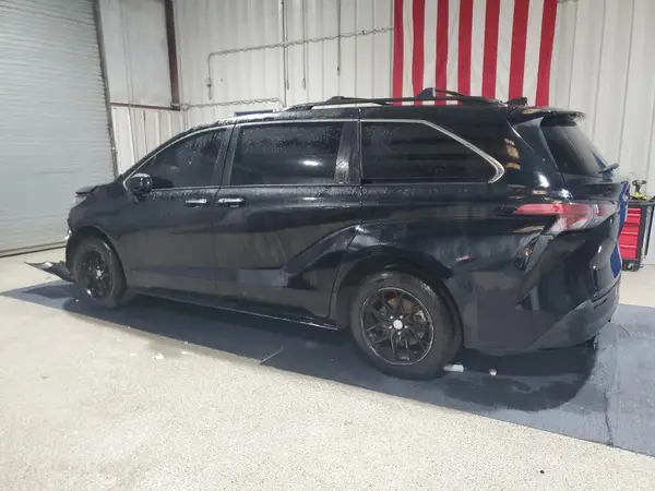 5TDASKFC4NS051579 2022 TOYOTA SIENNA - Image 2