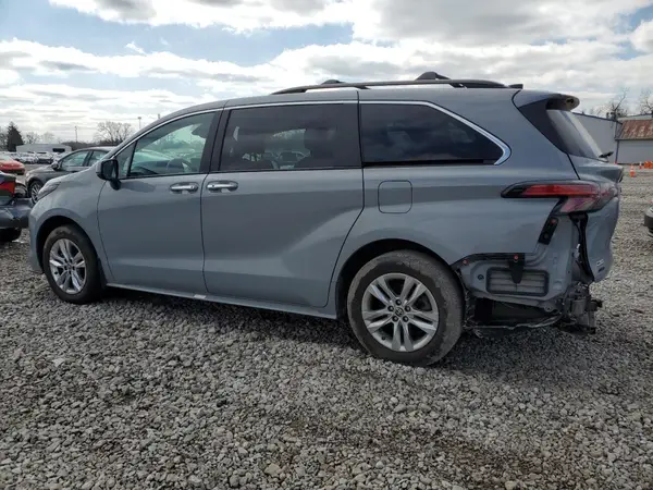 5TDASKFC4NS056510 2022 TOYOTA SIENNA - Image 2