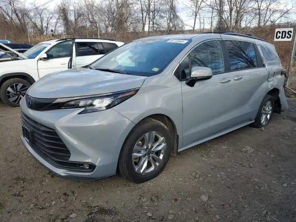 5TDASKFC7NS050054 2022 TOYOTA SIENNA - Image 1