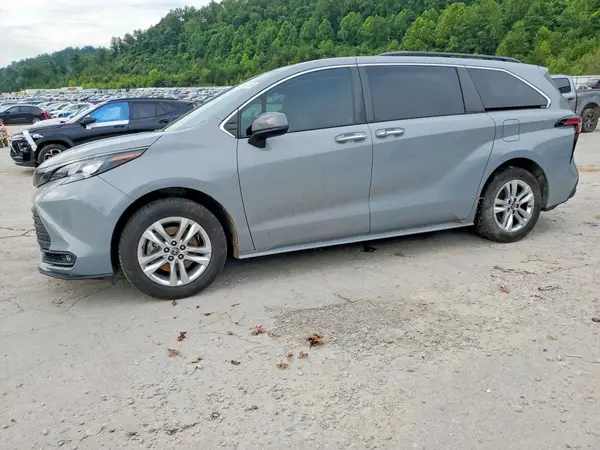 5TDASKFC8NS051259 2022 TOYOTA SIENNA - Image 1