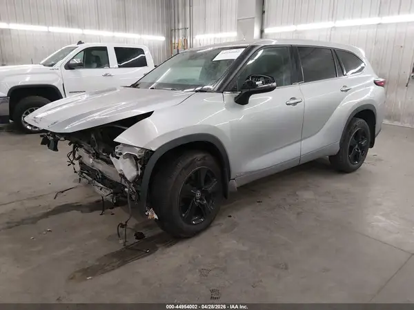 5TDBBRCH0NS554569 2022 TOYOTA HIGHLANDER - Image 2