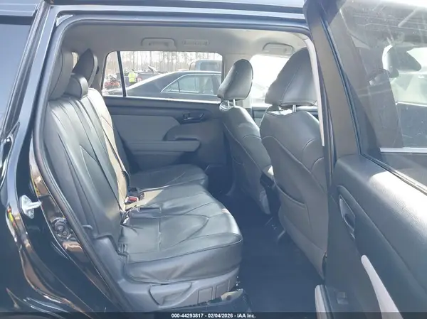 5TDBBRCH0PS133924 2023 TOYOTA HIGHLANDER - Image 8