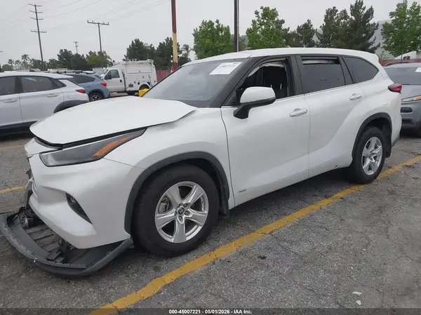 5TDBBRCH0PS565185 2023 TOYOTA HIGHLANDER - Image 2