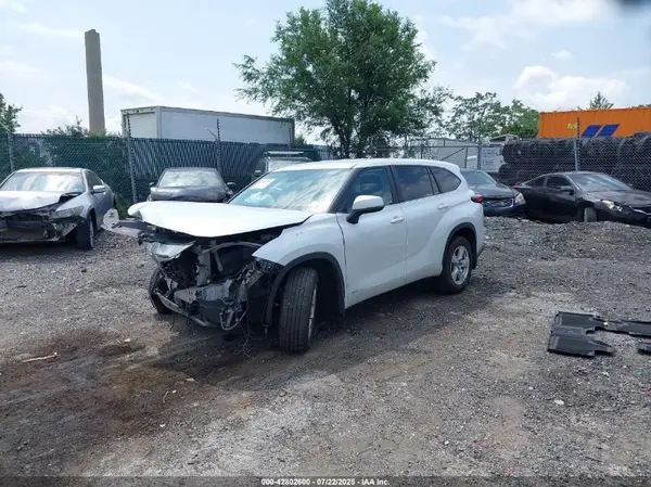 5TDBBRCH0PS565543 2023 TOYOTA HIGHLANDER - Image 2