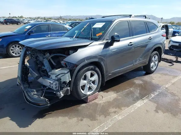 5TDBBRCH1LS513087 2020 TOYOTA HIGHLANDER - Image 2