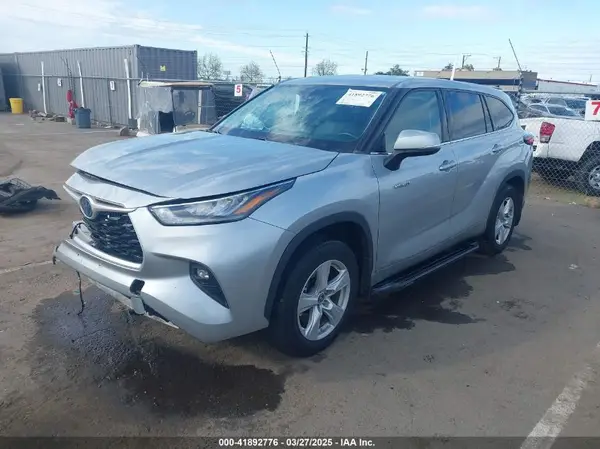 5TDBBRCH1LS513980 2020 TOYOTA HIGHLANDER - Image 2