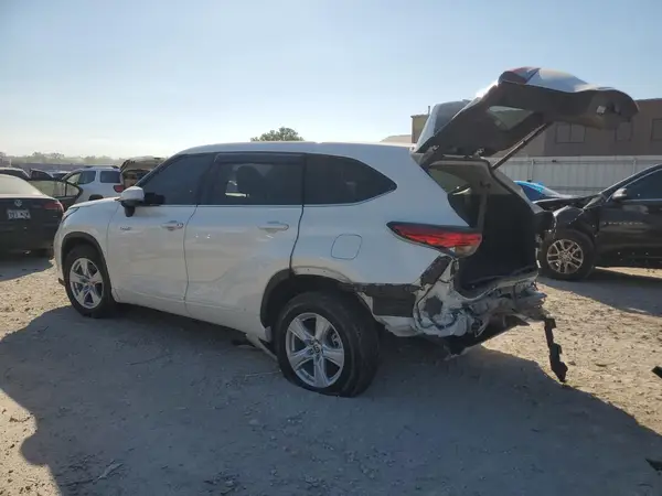 5TDBBRCH1MS517562 2021 TOYOTA HIGHLANDER - Image 2