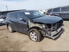 5TDBBRCH1NS561529 2022 TOYOTA HIGHLANDER