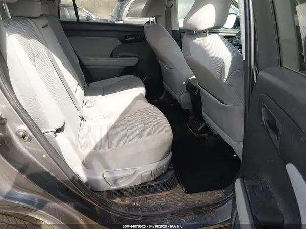 5TDBBRCH1NS561529 2022 TOYOTA HIGHLANDER - Image 8
