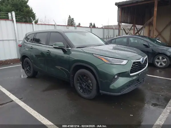 5TDBBRCH1PS562764 2023 TOYOTA HIGHLANDER - Image 1
