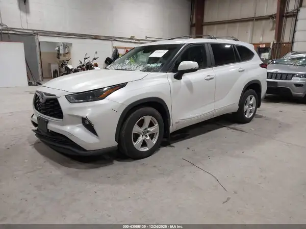 5TDBBRCH1PS568306 2023 TOYOTA HIGHLANDER - Image 2