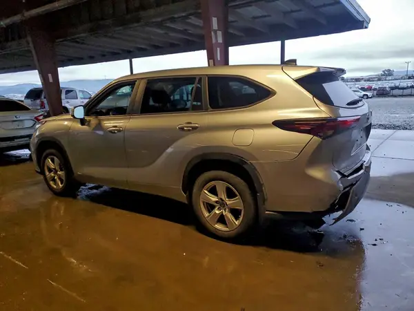 5TDBBRCH1RS613490 2024 TOYOTA HIGHLANDER - Image 2