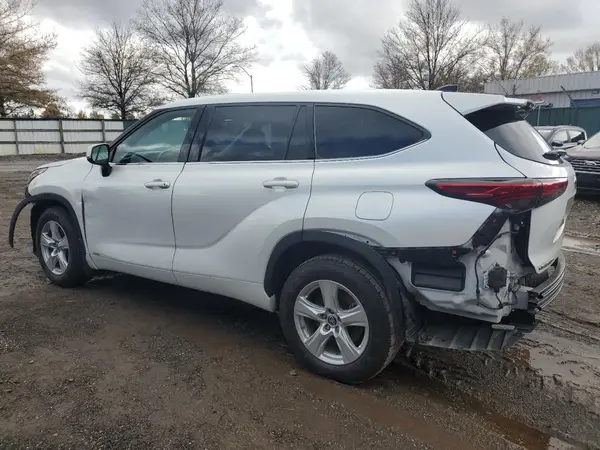 5TDBBRCH2NS557246 2022 TOYOTA HIGHLANDER - Image 2