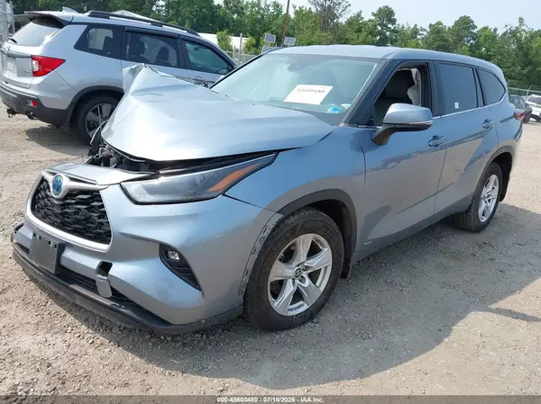5TDBBRCH2PS108250 2023 TOYOTA HIGHLANDER - Image 2