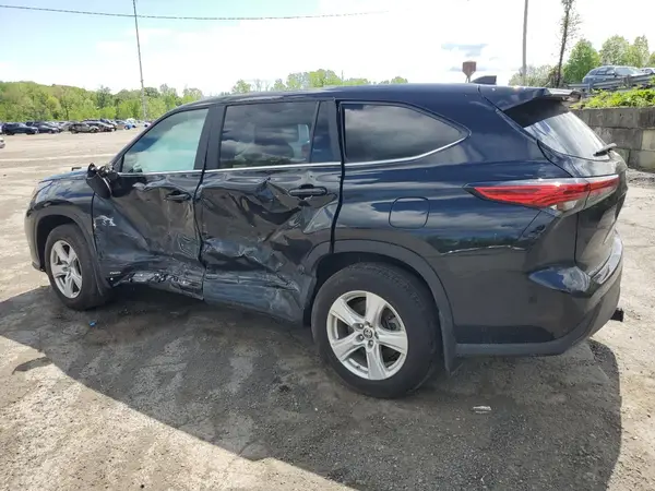 5TDBBRCH2PS130247 2023 TOYOTA HIGHLANDER - Image 2