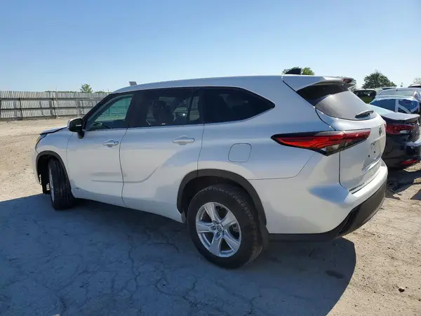 5TDBBRCH2PS136128 2023 TOYOTA HIGHLANDER - Image 2