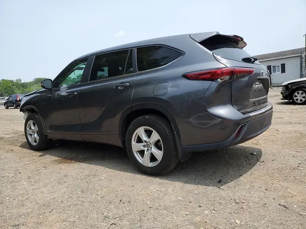 5TDBBRCH2PS568914 2023 TOYOTA HIGHLANDER - Image 2