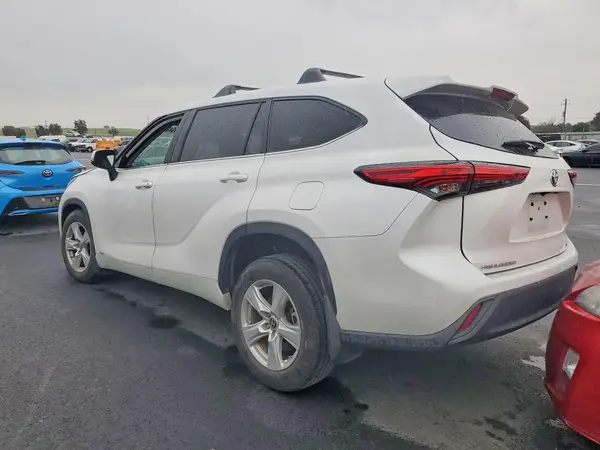 5TDBBRCH2PS589262 2023 TOYOTA HIGHLANDER - Image 2