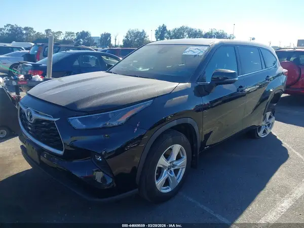 5TDBBRCH2RS140618 2024 TOYOTA HIGHLANDER - Image 2