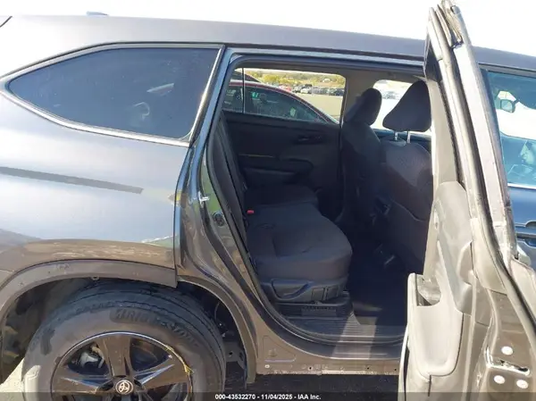 5TDBBRCH3MS047924 2021 TOYOTA HIGHLANDER - Image 8