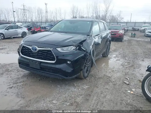 5TDBBRCH3MS520611 2021 TOYOTA HIGHLANDER - Image 2