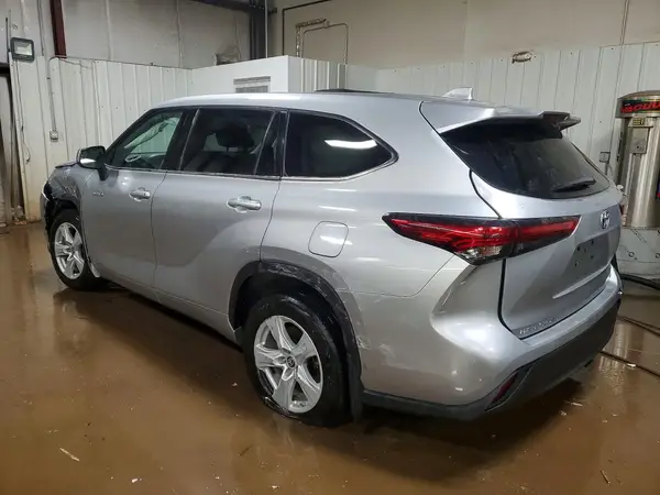 5TDBBRCH3MS525601 2021 TOYOTA HIGHLANDER - Image 2
