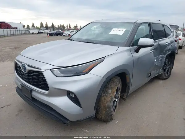 5TDBBRCH3NS550161 2022 TOYOTA HIGHLANDER - Image 2