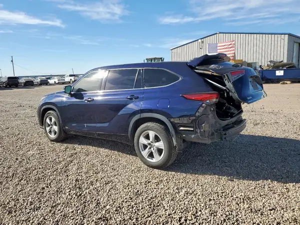 5TDBBRCH3NS550693 2022 TOYOTA HIGHLANDER - Image 2