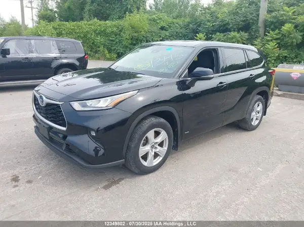 5TDBBRCH3NS559460 2022 TOYOTA HIGHLANDER - Image 2