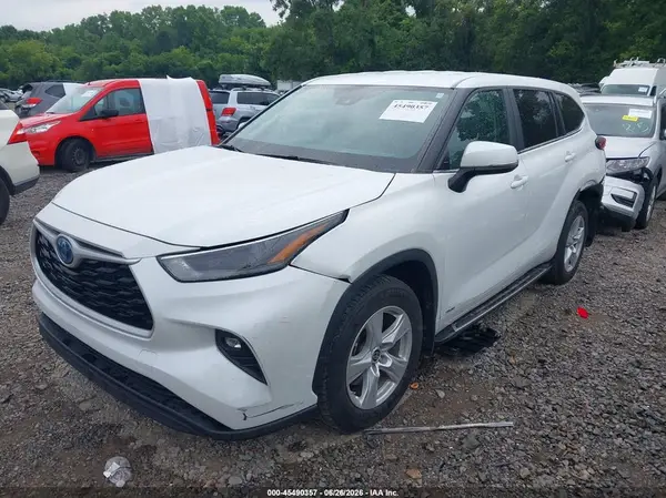 5TDBBRCH3PS108225 2023 TOYOTA HIGHLANDER - Image 2