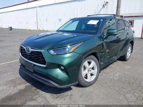 5TDBBRCH3PS563043 2023 TOYOTA HIGHLANDER - Image 2