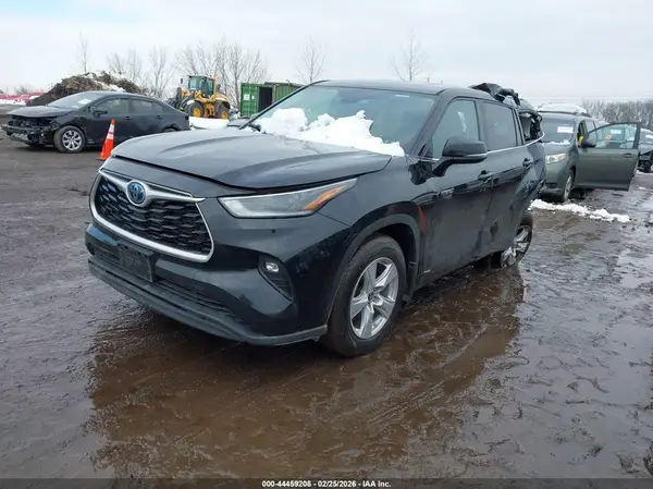 5TDBBRCH4MS050461 2021 TOYOTA HIGHLANDER - Image 2