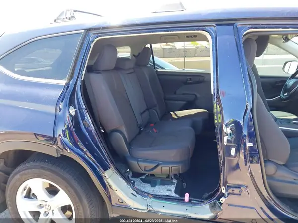 5TDBBRCH4NS558785 2022 TOYOTA HIGHLANDER - Image 8