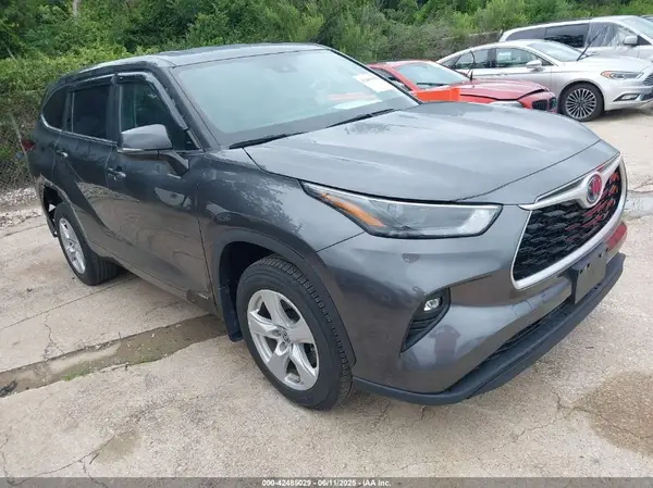 5TDBBRCH4PS109738 2023 TOYOTA HIGHLANDER - Image 1