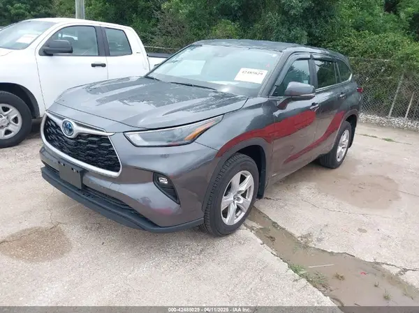 5TDBBRCH4PS109738 2023 TOYOTA HIGHLANDER - Image 2