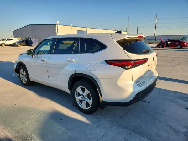 5TDBBRCH4PS136518 2023 TOYOTA HIGHLANDER - Image 2