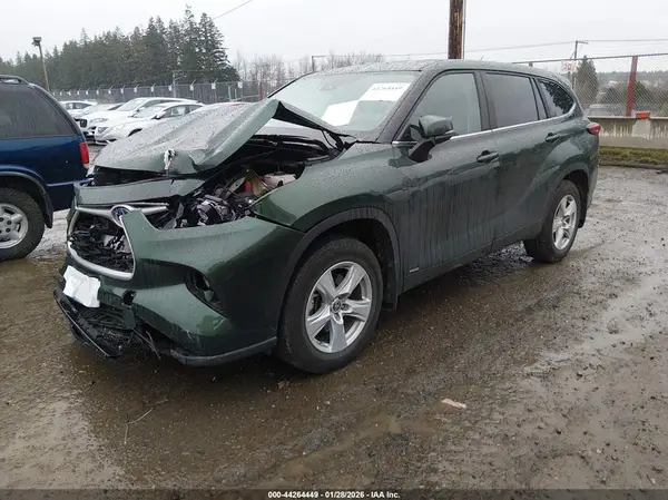 5TDBBRCH4PS564654 2023 TOYOTA HIGHLANDER - Image 2