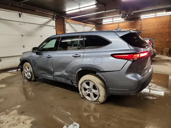 5TDBBRCH5MS056804 2021 TOYOTA HIGHLANDER - Image 2