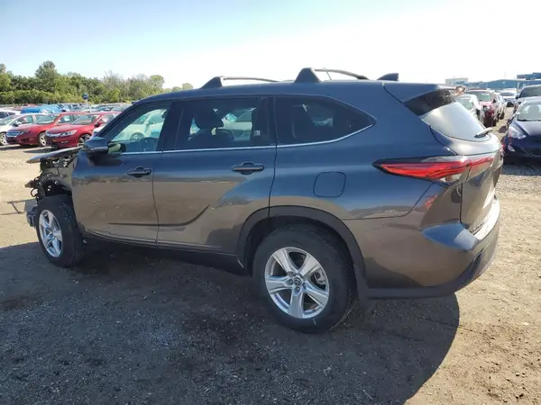 5TDBBRCH5NS559640 2022 TOYOTA HIGHLANDER - Image 2