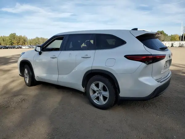 5TDBBRCH5PS128654 2023 TOYOTA HIGHLANDER - Image 2