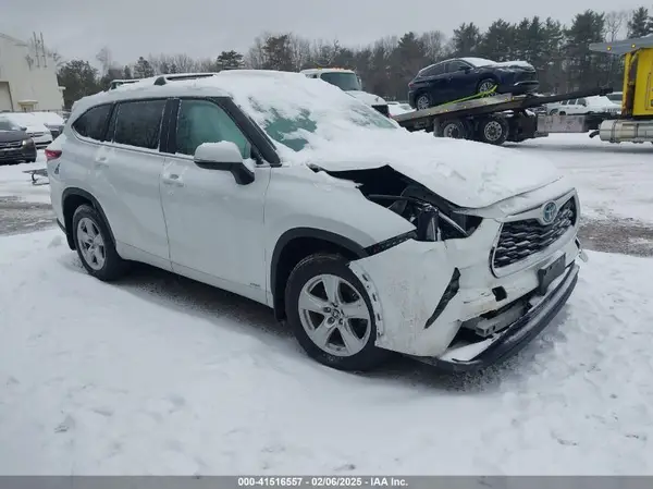 5TDBBRCH5PS589661 2023 TOYOTA HIGHLANDER - Image 1