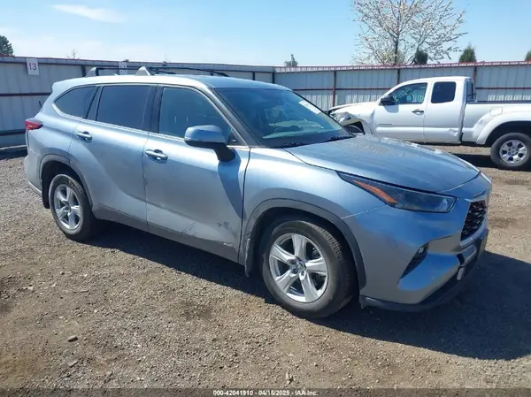 5TDBBRCH6NS079090 2022 TOYOTA HIGHLANDER - Image 1
