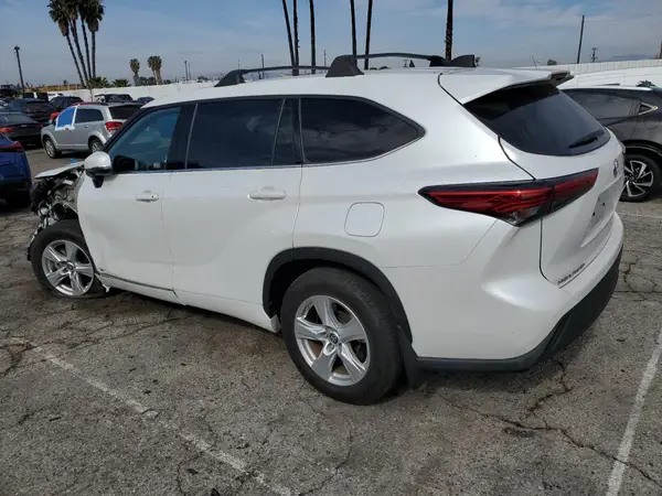 5TDBBRCH6NS551272 2022 TOYOTA HIGHLANDER - Image 2