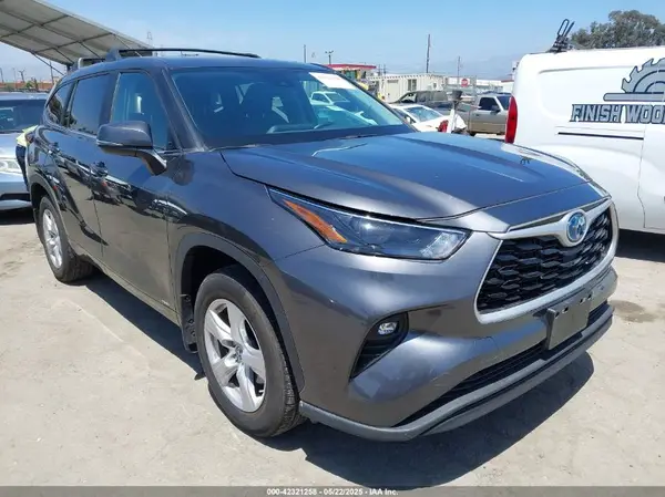 5TDBBRCH6PS109532 2023 TOYOTA HIGHLANDER - Image 1