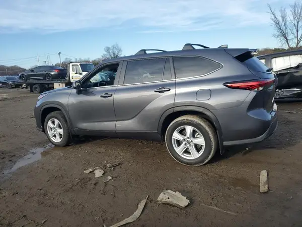 5TDBBRCH6PS126492 2023 TOYOTA HIGHLANDER - Image 2