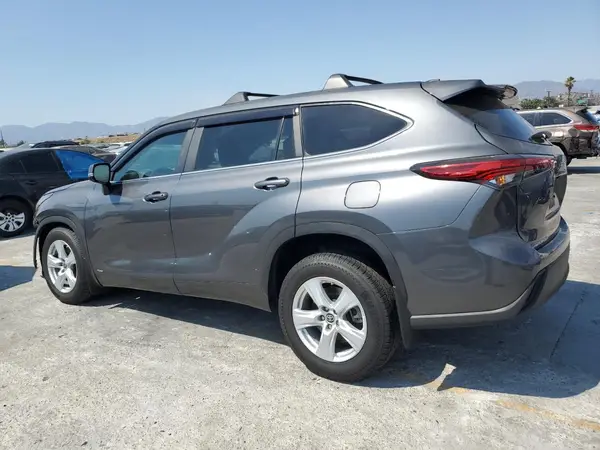 5TDBBRCH6PS565224 2023 TOYOTA HIGHLANDER - Image 2